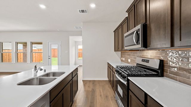 7086 Bison Creek Lane, Garland, TX 75043