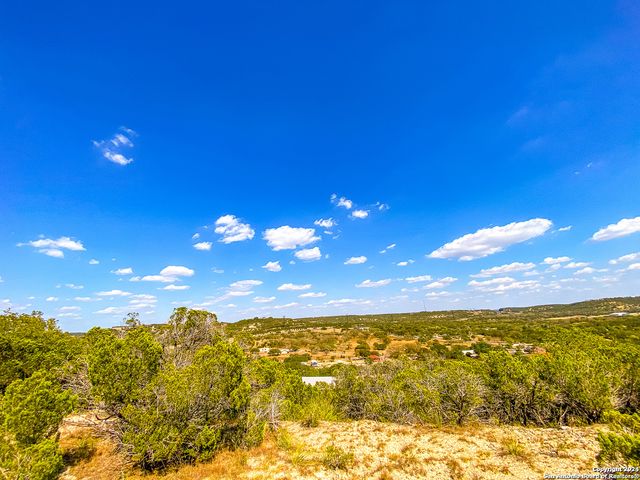 108 HEIGHTS TRAIL, Kerrville, TX 78028