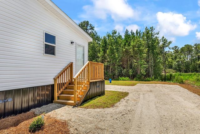 2148 Hughes Gasque Rd., Aynor, SC 29511