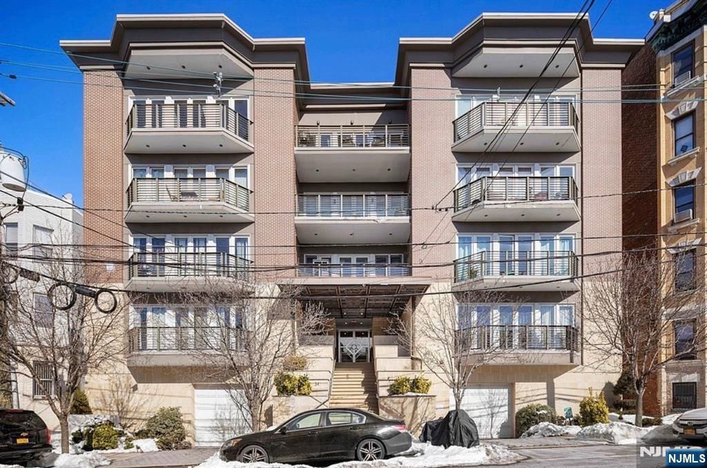 34-40 48th Street 4C, Weehawken, NJ 07086