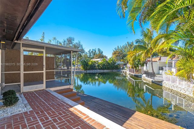 7412 Big Cypress Dr, Miami Lakes, FL 33014