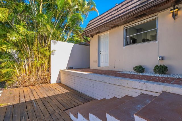 7412 Big Cypress Dr, Miami Lakes, FL 33014