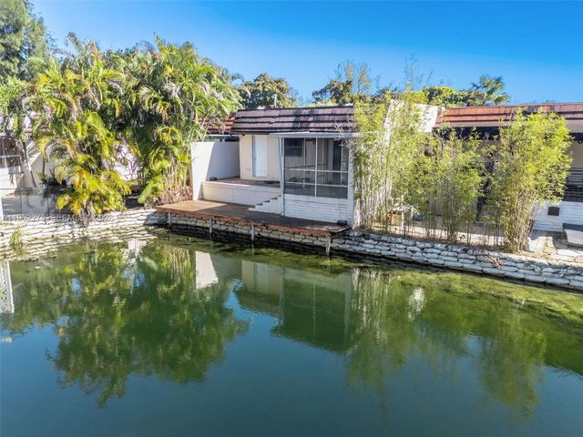 7412 Big Cypress Dr, Miami Lakes, FL 33014