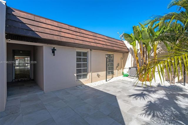 7412 Big Cypress Dr, Miami Lakes, FL 33014