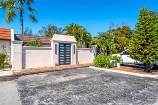 7412 Big Cypress Dr, Miami Lakes, FL 33014