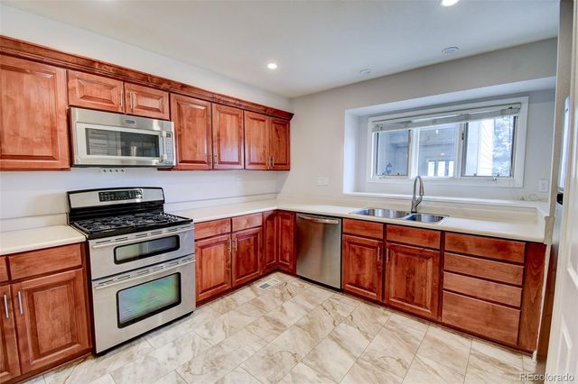 7857 S University Way, Centennial, CO 80122
