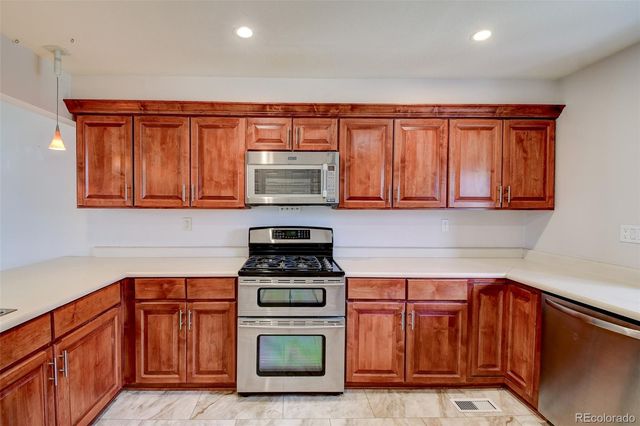 7857 S University Way, Centennial, CO 80122