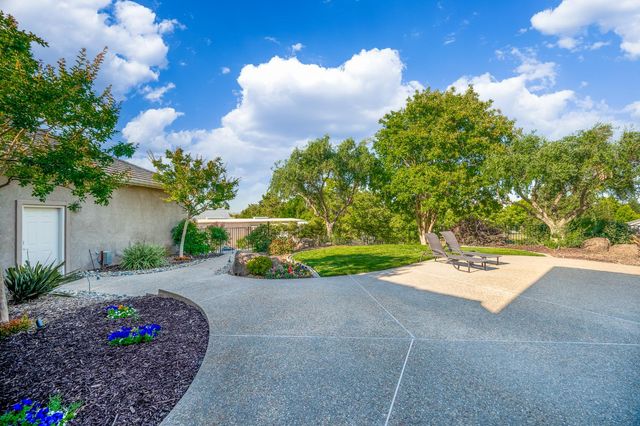 10714 Amerine Ln, Oakdale, CA 95361