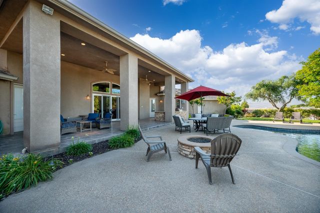 10714 Amerine Ln, Oakdale, CA 95361