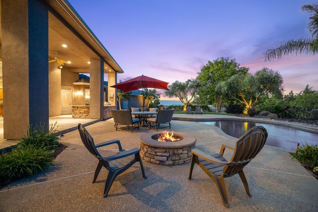10714 Amerine Ln, Oakdale, CA 95361