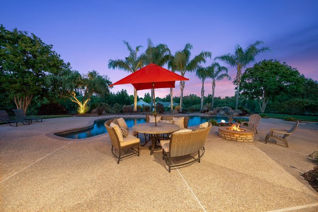 10714 Amerine Ln, Oakdale, CA 95361