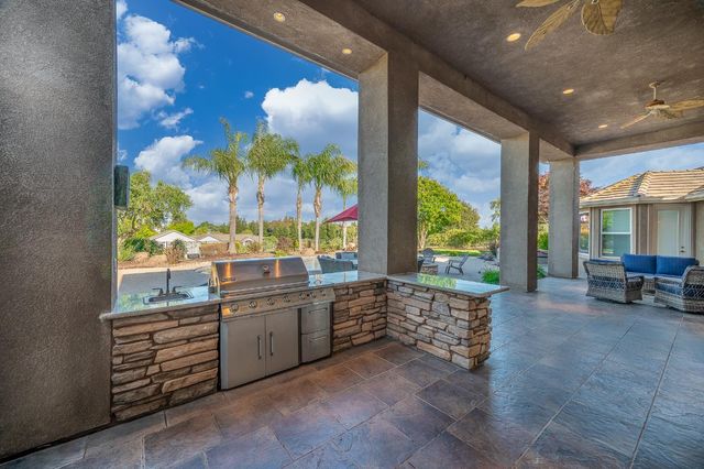 10714 Amerine Ln, Oakdale, CA 95361