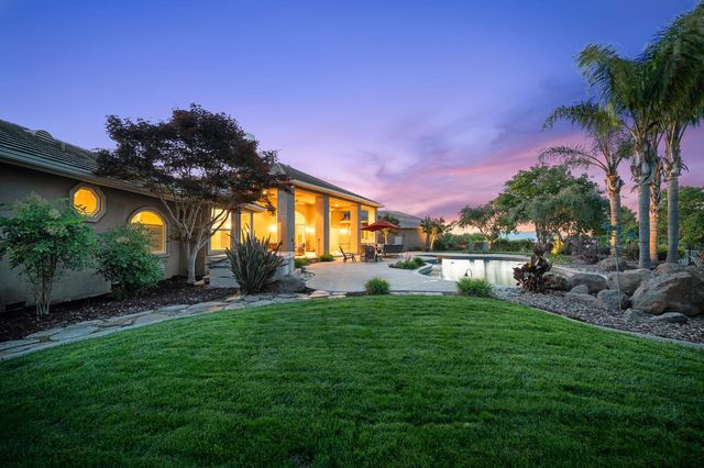 10714 Amerine Ln, Oakdale, CA 95361