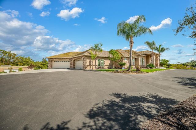 10714 Amerine Ln, Oakdale, CA 95361