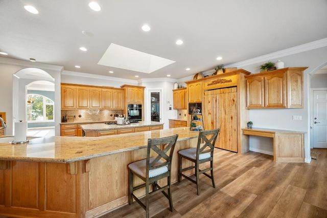 10714 Amerine Ln, Oakdale, CA 95361