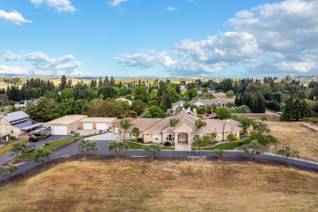 10714 Amerine Ln, Oakdale, CA 95361