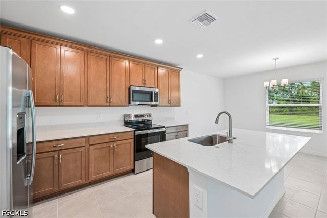 235 Lakeside Breeze WAY, Lehigh Acres, FL 33936