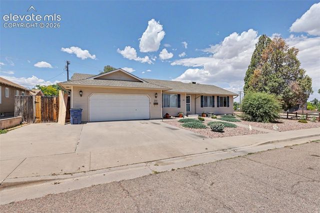 305 Alma Avenue, Pueblo, CO 81004