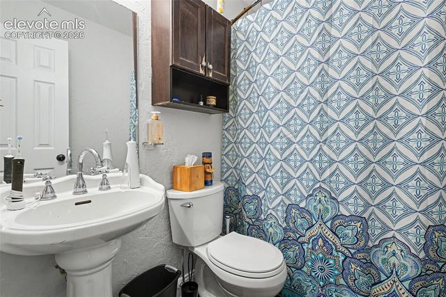 305 Alma Avenue, Pueblo, CO 81004