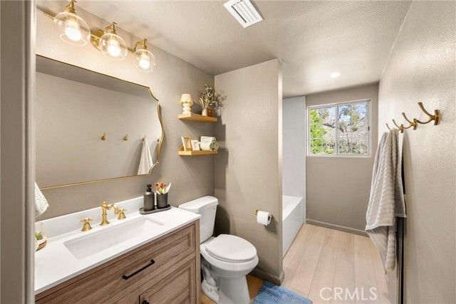 1113 N Grass Valley, Lake Arrowhead, CA 92352