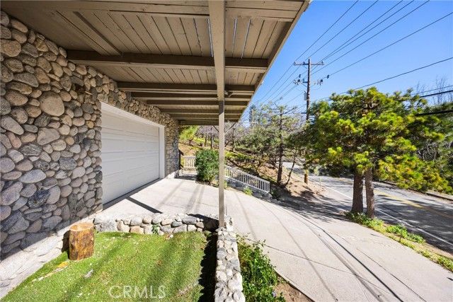 1113 N Grass Valley, Lake Arrowhead, CA 92352