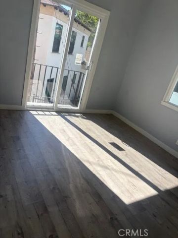 4213 8th, Los Angeles, CA 90008