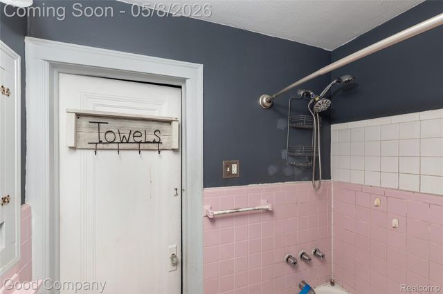 15223 Thomas Avenue, Allen Park, MI 48101