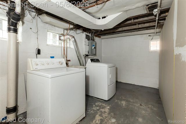 15223 Thomas Avenue, Allen Park, MI 48101