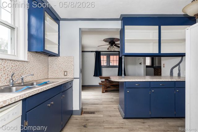 15223 Thomas Avenue, Allen Park, MI 48101