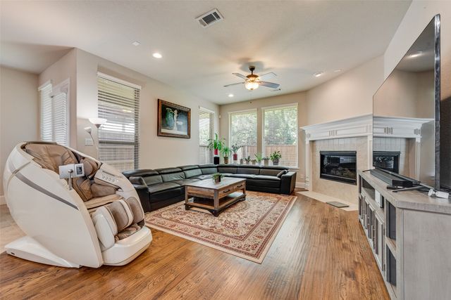 402 Ridgewood Drive, Lewisville, TX 75067