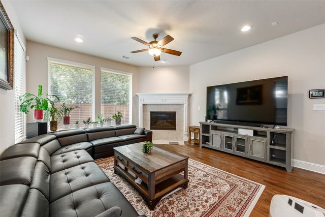 402 Ridgewood Drive, Lewisville, TX 75067