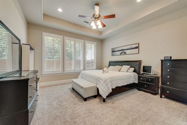402 Ridgewood Drive, Lewisville, TX 75067