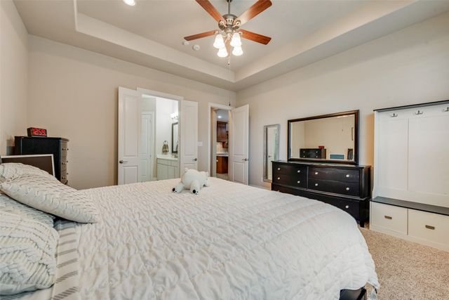 402 Ridgewood Drive, Lewisville, TX 75067