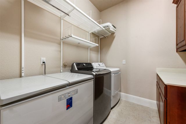 402 Ridgewood Drive, Lewisville, TX 75067