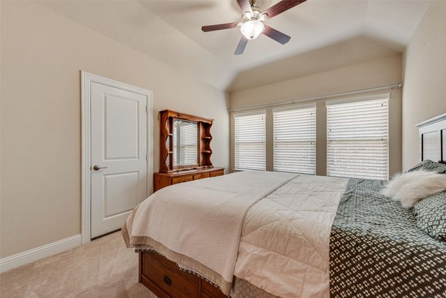 402 Ridgewood Drive, Lewisville, TX 75067