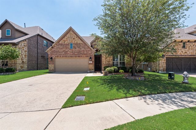 402 Ridgewood Drive, Lewisville, TX 75067