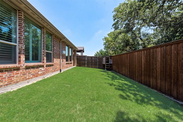 402 Ridgewood Drive, Lewisville, TX 75067