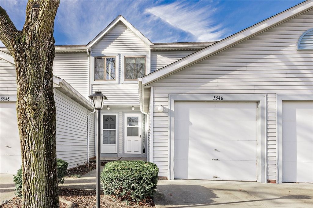 5546 Sunset Lane A15F, Parma, OH 44134