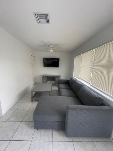 1135 NE 15th Avenue, Fort Lauderdale, FL 33304
