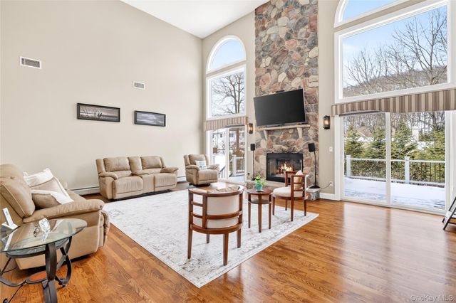 5 Beaver Pond Court, Stony Point, NY 10980