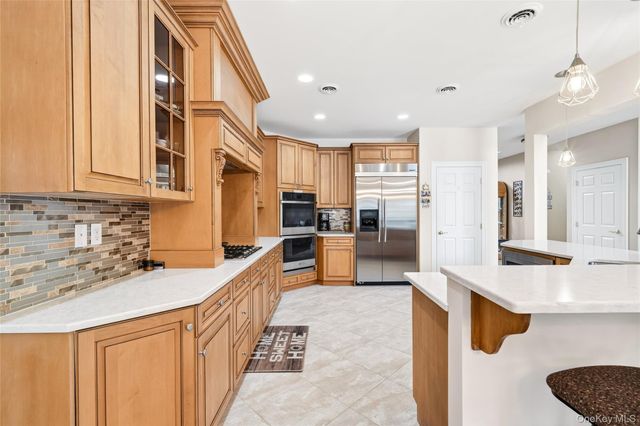 5 Beaver Pond Court, Stony Point, NY 10980