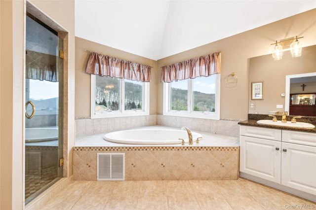 5 Beaver Pond Court, Stony Point, NY 10980