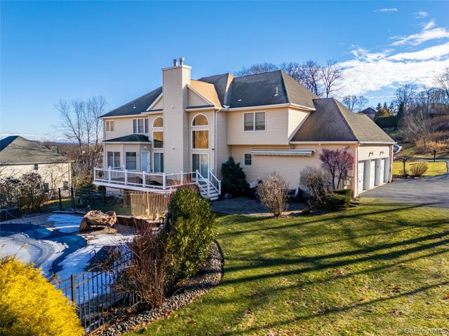 5 Beaver Pond Court, Stony Point, NY 10980