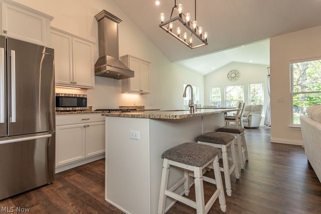 8418 Bedaos Drive, Willoughby, OH 44094