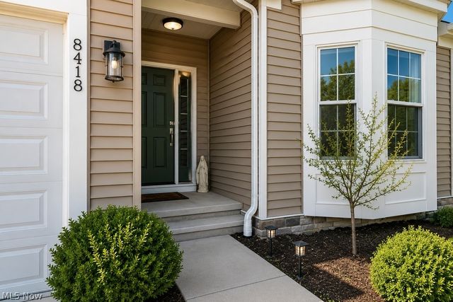 8418 Bedaos Drive, Willoughby, OH 44094