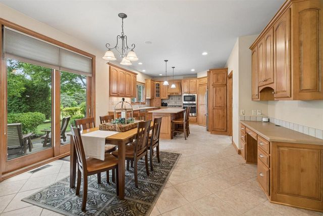 2917 E FALLCREEK LANE, Appleton, WI 54913