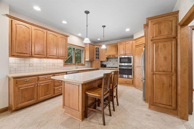 2917 E FALLCREEK LANE, Appleton, WI 54913