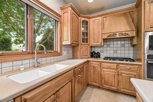 2917 E FALLCREEK LANE, Appleton, WI 54913