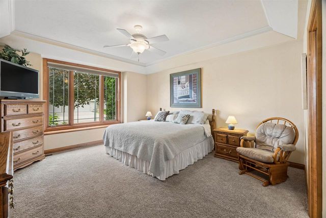 2917 E FALLCREEK LANE, Appleton, WI 54913