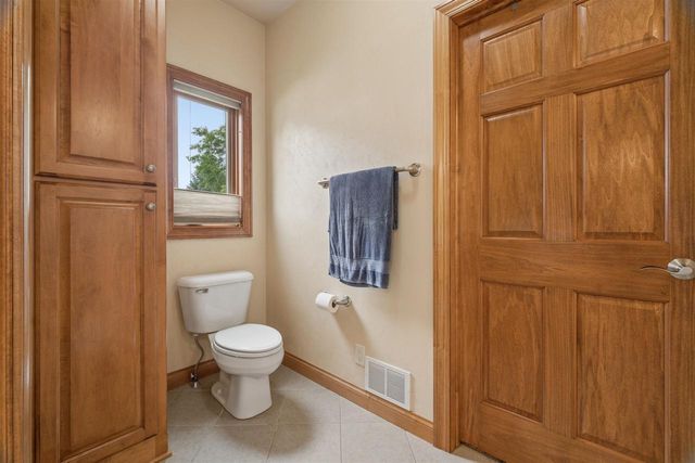 2917 E FALLCREEK LANE, Appleton, WI 54913